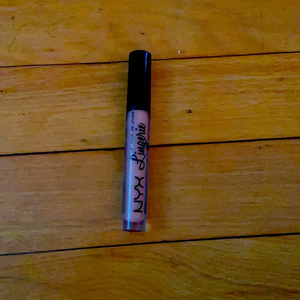Makeup lipstick